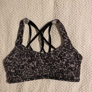 Lululemon bra size 8